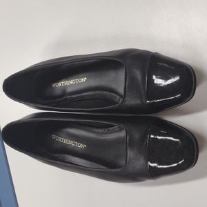 Women's dress shoes